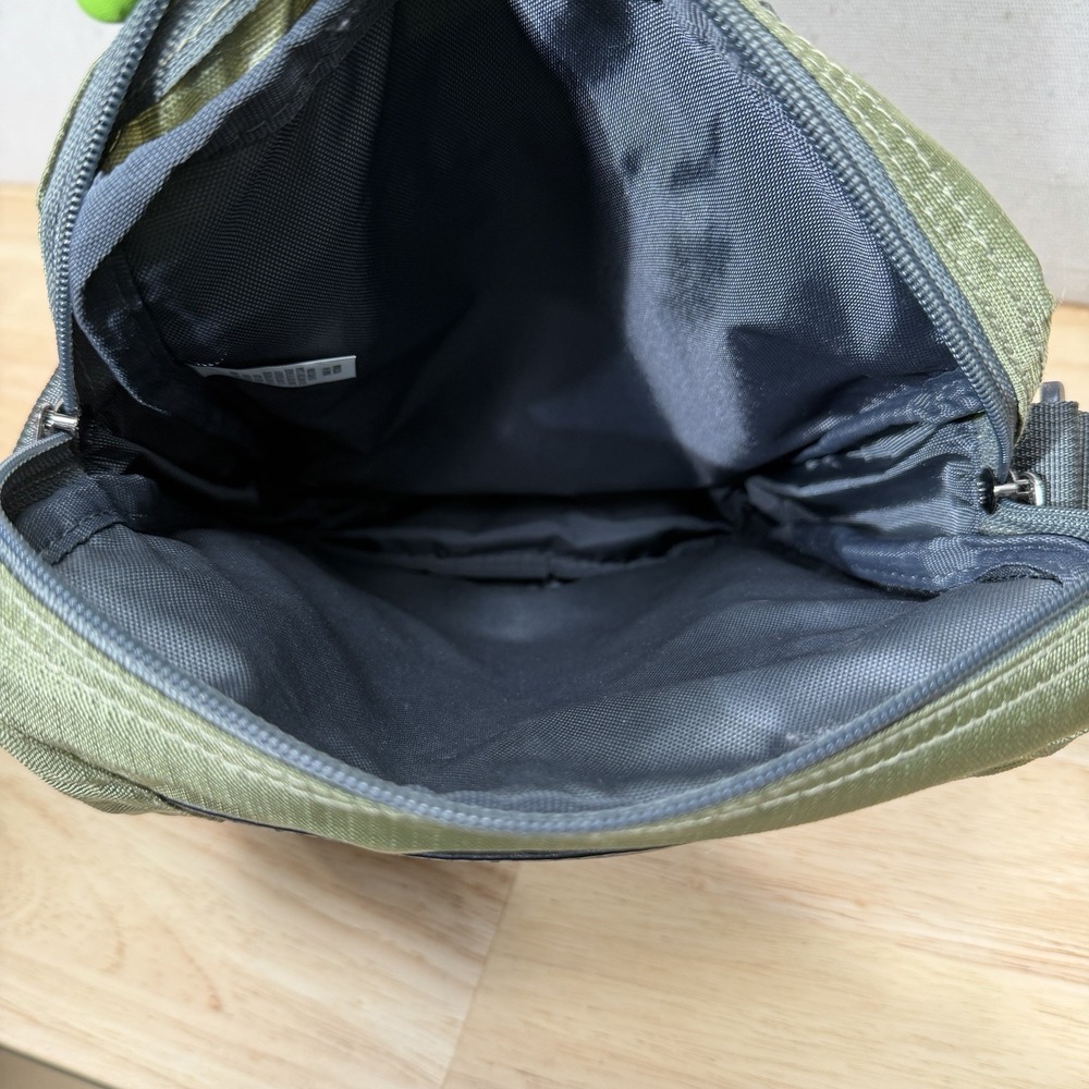 Eagle Creek Travel Crossbody Messenger Bag Green Organizer Passport Utility - Picture 8 of 13